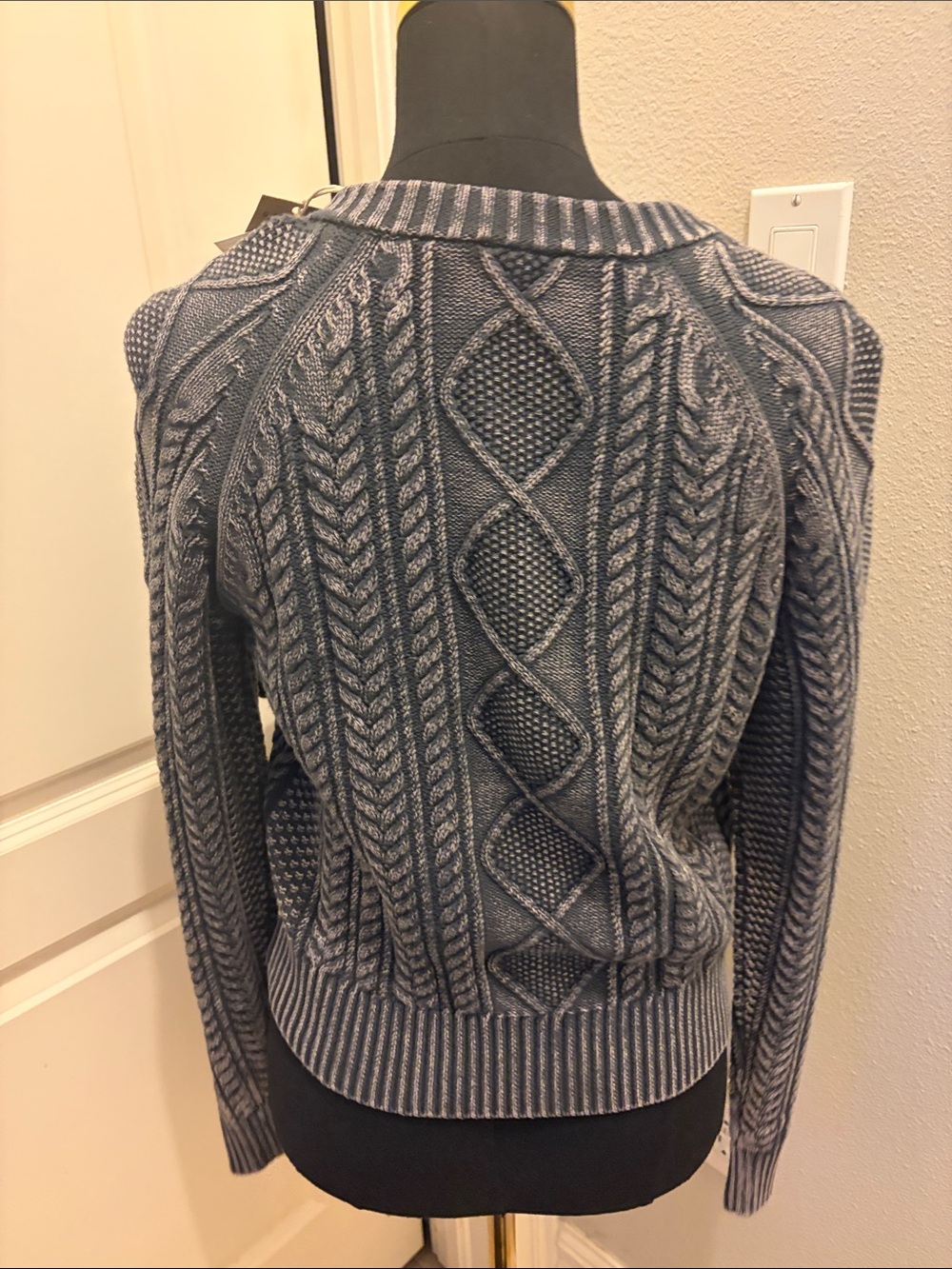 Faherty Cable Knit Cardigan in Phantom NWT Size Small - Picture 6 of 7